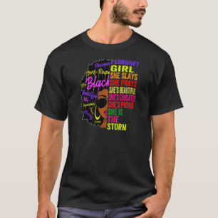 Frauen Februar Mädchen sie spielt und betet sie is T-Shirt