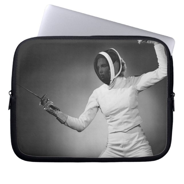 Frauen-Fechten Laptopschutzhülle (Vorderseite)