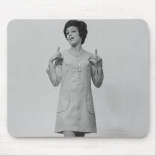 Frauen-Gestikulieren Mousepad