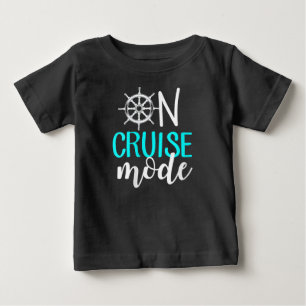 Frauen im Kreuzfahrtschiff Baby T-shirt