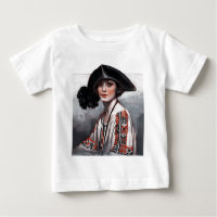 Frauen in bestickter Bluse