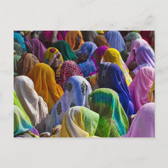 Frauen in bunten Saris versammeln sich Postkarte (Vorderseite)