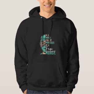 Frauen in einer Welt voller Prinzessinnen seien ei Hoodie