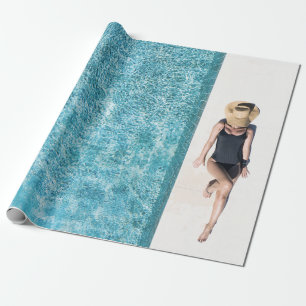 Frauen in schwarzem Bikini Boden und weißer Sonnen Geschenkpapier
