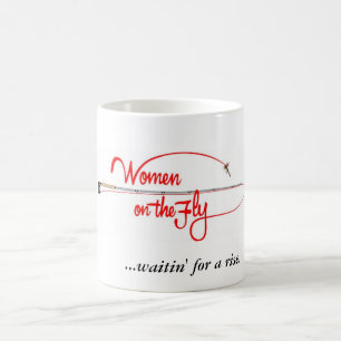 Frauen schnell… waitin für einen Aufstieg Kaffeetasse