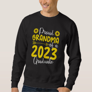 Frauen sind stolz auf das Oma eines Abschlusses mi Sweatshirt