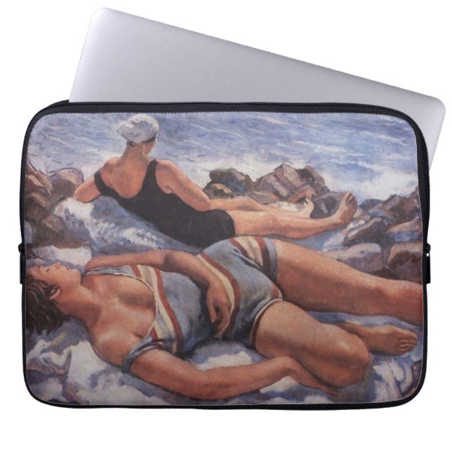 Frauen Sonnenbaden am Strand (von Serebriakova) Laptopschutzhülle (Vorderseite)