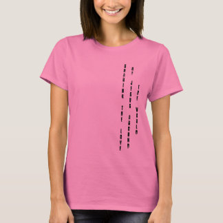 Frauen teilen das Shirt der Liebe