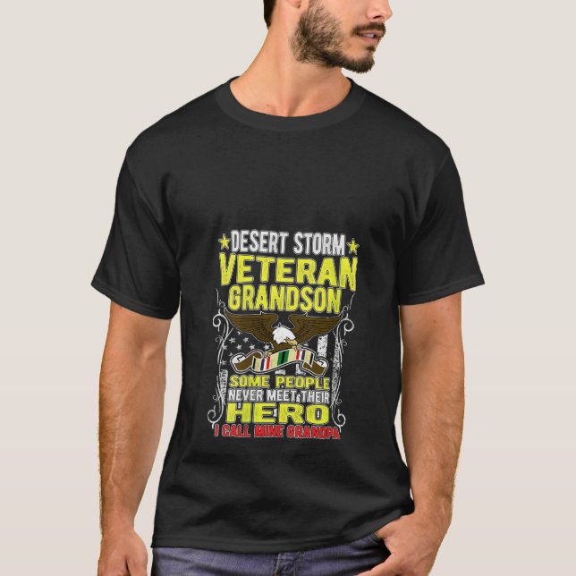 Frauen treffen nie auf ihren Helden-Wüstensturm Ve T-Shirt (Vorderseite)