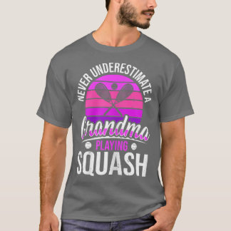 Frauen unterschätzen nie eine Oma, die Squares spi T-Shirt