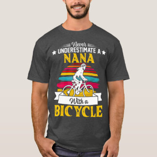 Frauen unterschätzen niemals eine Nana mit einem F T-Shirt