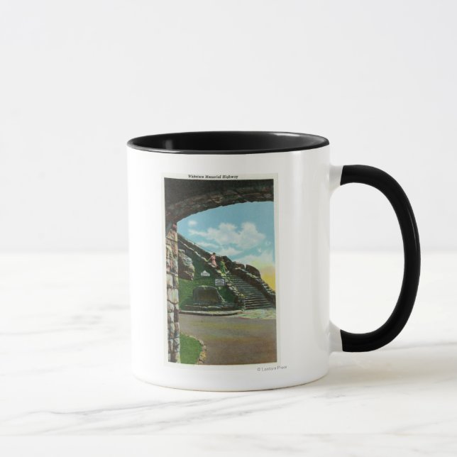 Frauen verlassen Treppe vom Gipfel Tasse (Rechts)