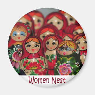 Frauennest, russische Nistwurm Magnet