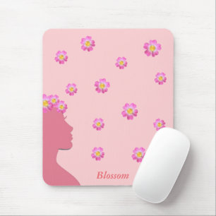 Frauensilhouette, Blumen und Text auf Rosa Mousepad