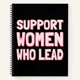 Frauenwahlen - Unterstützung von Frauen, die an de Notizbuch