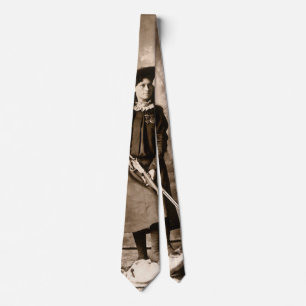 Fräulein Annie Oakley mit Gewehr, Vintage-Foto-Por Krawatte