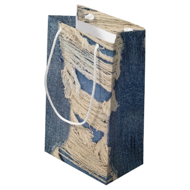Frayed Blue Jean Fabric Kleine Geschenktüte (Rückseite Schrägansicht)