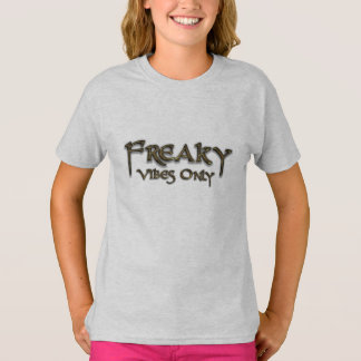 "Freaky Vibes Only"-dgn1 by Maaya Prints, Kids' T-Shirt