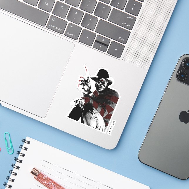 Freddy vs. Jason | Freddy Seeing Red Aufkleber (Laptop mit iPhone)