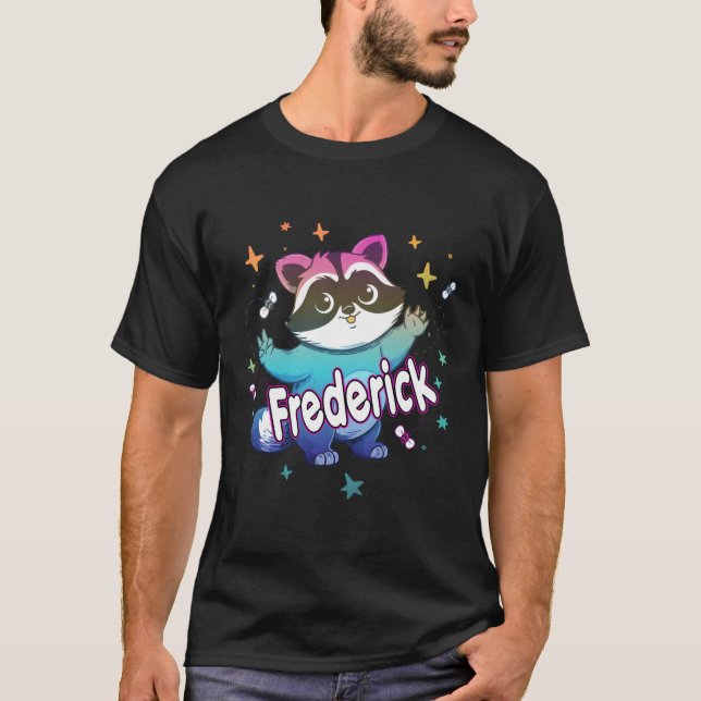 Frederick Name mit Raccoon T-Shirt (Vorderseite)