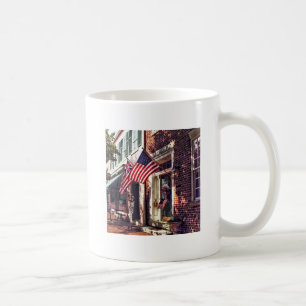 Fredericksburg VA - Straße mit amerikanischen Flag Kaffeetasse