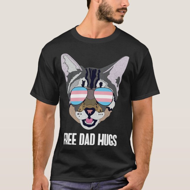 Free Dad Hugs Funny Cat Trans Pride T-Shirt (Vorderseite)