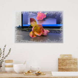 Freesia Blume auf der Tastatur Poster