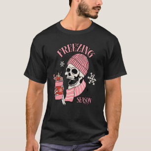 Freezing Season Skeleton Drink Kaffee T-Shirt