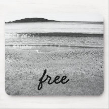 Freier Sandstrand in Schwarz und Weiß