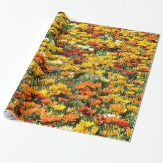 Freigebiges Feld der Gold-und Rost-Chrysanthemen Geschenkpapier