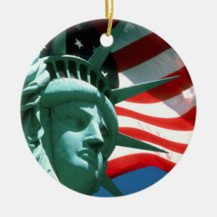 FREIHEITSSTATUE MIT AMERIKANISCHER FLAGGE KERAMIK ORNAMENT