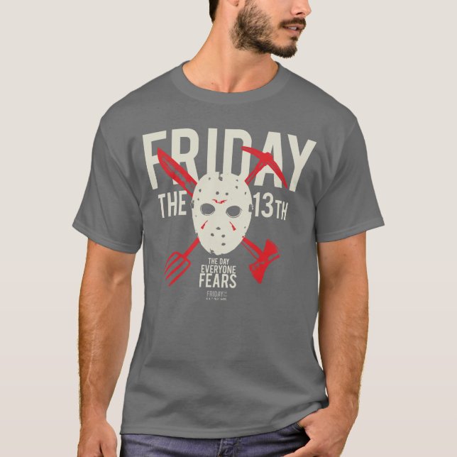 Freitag, den 13. | Waffenkammer T-Shirt (Vorderseite)