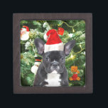 French Bulldog Christmas Tree Ornaments Snowman Kiste<br><div class="desc">Niedlicher französischer Bulldogge mit Weihnachtsbaumschmuck Snow Man im Hintergrund.</div>