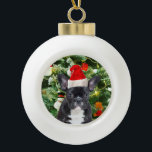 French Bulldog Christmas Tree Snowman Keramik Kugel-Ornament<br><div class="desc">Französische Bulldogge Weihnachtsbaum Snowman Keramik Ball Weihnachtsschmuck mit Weihnachtsmannmütze.</div>