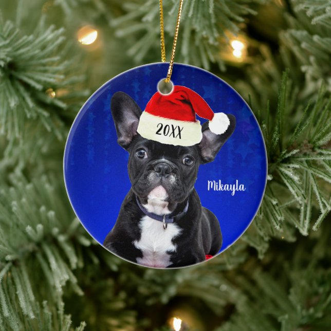 French Bulldog Welpe mit Weihnachtsmannmütze Weihn Keramik Ornament (Baum)