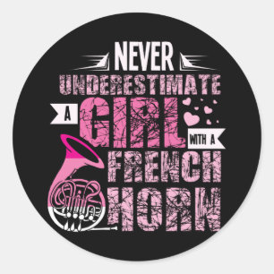 French Horn Girl Runder Aufkleber