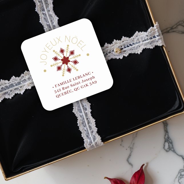 French  Sophisticated Gold & Dark Red Snowflake Quadratischer Aufkleber (French Cute Sophisticated Faux Golden & Dark Red Snowflake Christmas Winter Address Square Stickers.)