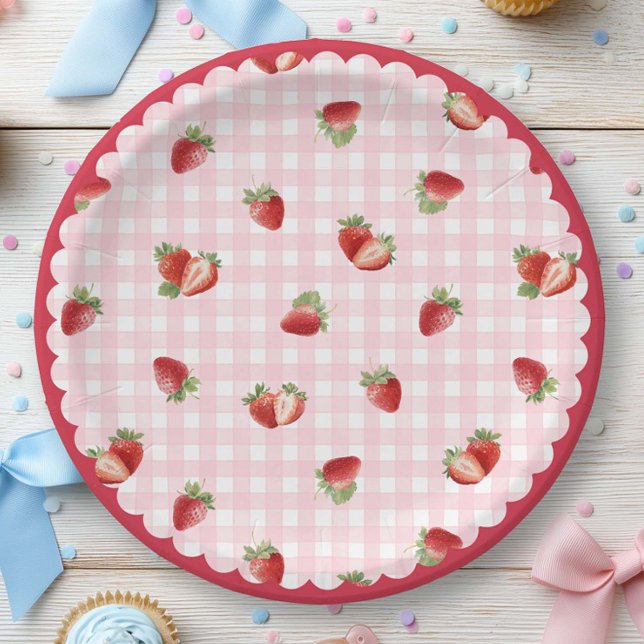 Fresh Strawberry with Pink Gingham Pattern Pappteller (Strawberry with pink gingham paper plate)