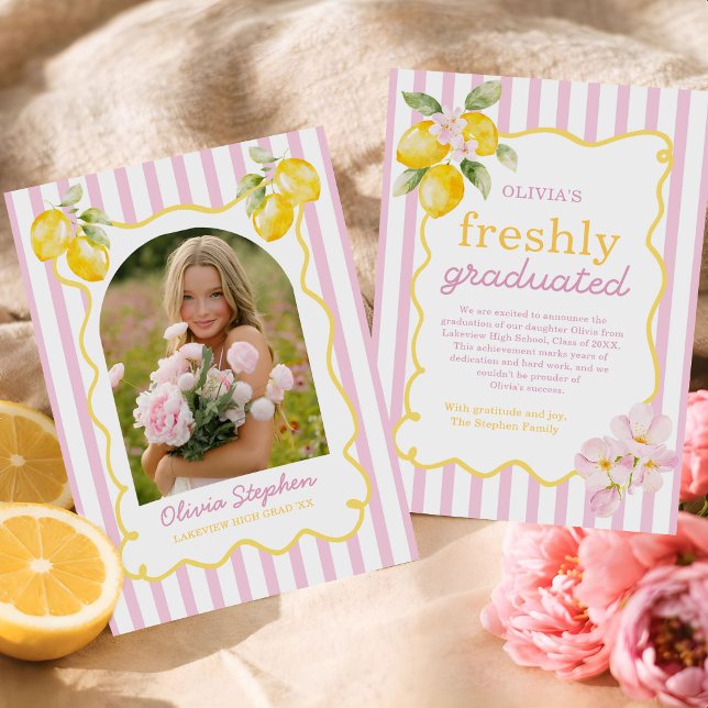 Freshly Graduated Lemon Graduation Announcement Einladung (Von Creator hochgeladen)
