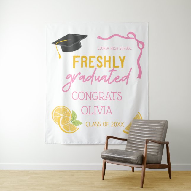 Freshly Graduated Lemonade Graduation Backdrop Wandteppich (Beispiel)