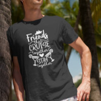 Freunde, die gemeinsam Gruppenreisen Urlaub machen