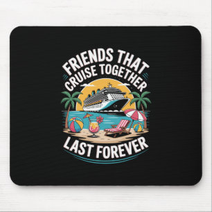 Freunde, die zusammen cruisen, lustige Kreuzfahrtf Mousepad