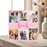 Freunde von Hot Pink Freundschaft 6 Foto Collage G Fotoplatte<br><div class="desc">Feiern Sie Ihre Freundschaft mit der Freundschaft Freunde 6 Foto Collage Keepake Gift Plaque. Diese personalisierte Plakette besticht durch eine wunderschön gestaltete Collage aus sechs hochgeschätzten Fotos, die unvergessliche Momente einfangen. Es ist aus hochwertigen Materialien gefertigt und eignet sich ideal für die Darstellung auf einem Schreibtisch, Regal oder Wand. Das...</div>