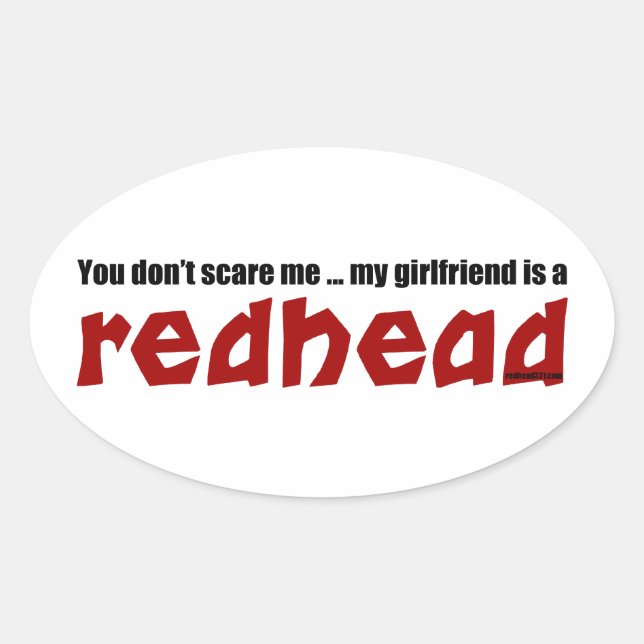 Freundin ist Redhead Ovaler Aufkleber (Vorderseite)