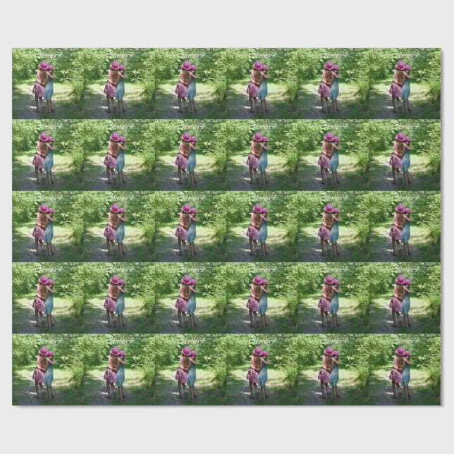 Freundschaft der Schwestern im rustikalen Frühling Geschenkpapier (Flach)