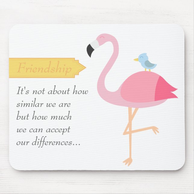 Freundschafts-Cartoon: Rosa Flamingo mit blauem Mousepad (Vorne)