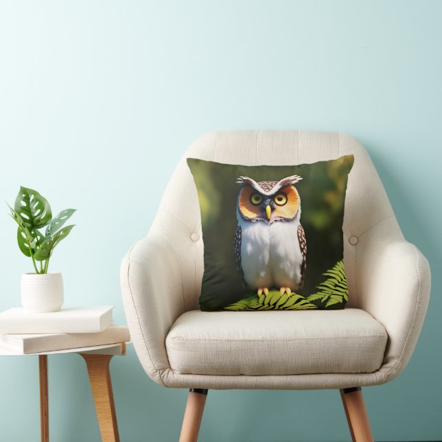 "Frieda the Screech Owl: A Nocturnal Beauty" Kissen (Stuhl )