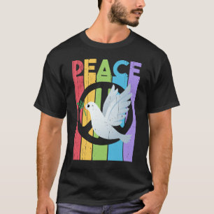 Frieden: bedrückte Typografie mit Taube T-Shirt