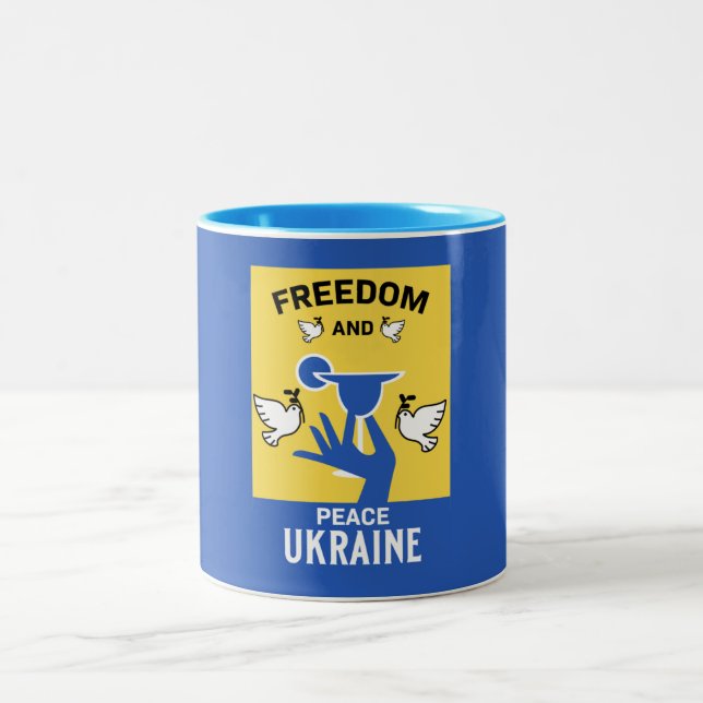 Frieden in der Ukraine - Liebe und Unterstützung d Zweifarbige Tasse (Mittel)