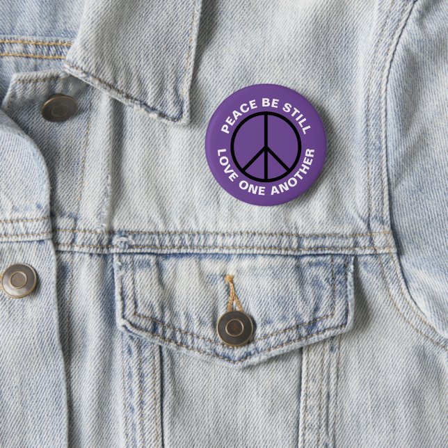 Frieden ist noch Liebe ein weiterer Runder Knopf Button (Beispiel)